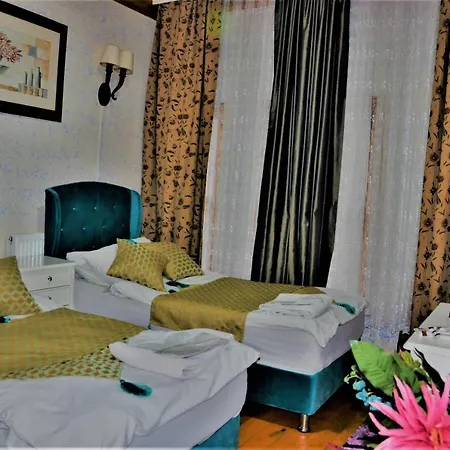 호텔 The Trip Old City 3*